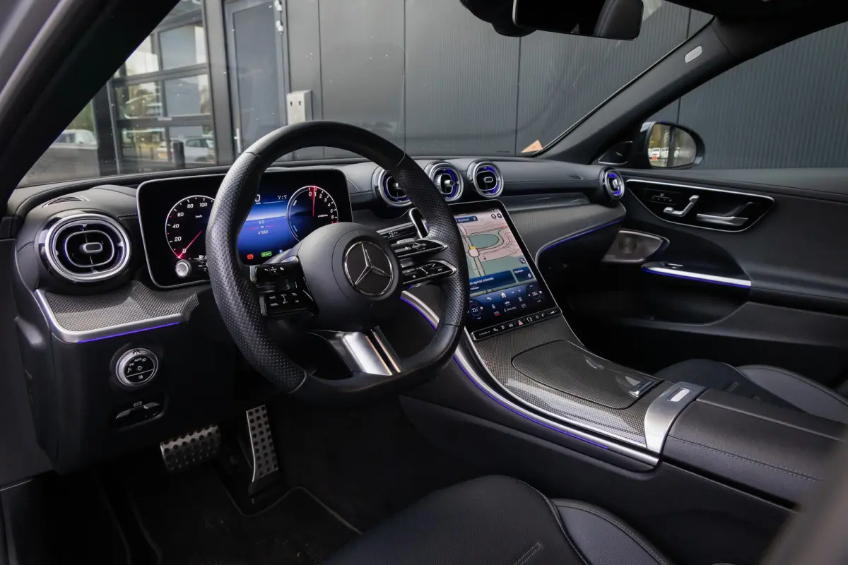 300 e AMG Line | Burmester 3D | Head Up Display | Origineel Nederlands! | Pano-dak | 360 Camera | Memory stoelen | Leder | Adapt. Cruise | Laser LED | 4-season banden |