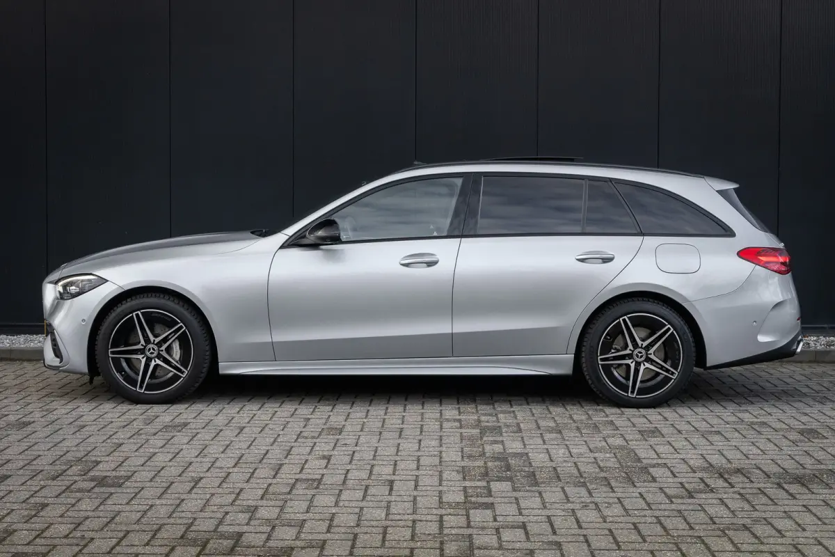 300 e AMG Line | Burmester 3D | Head Up Display | Origineel Nederlands! | Pano-dak | 360 Camera | Memory stoelen | Leder | Adapt. Cruise | Laser LED | 4-season banden |