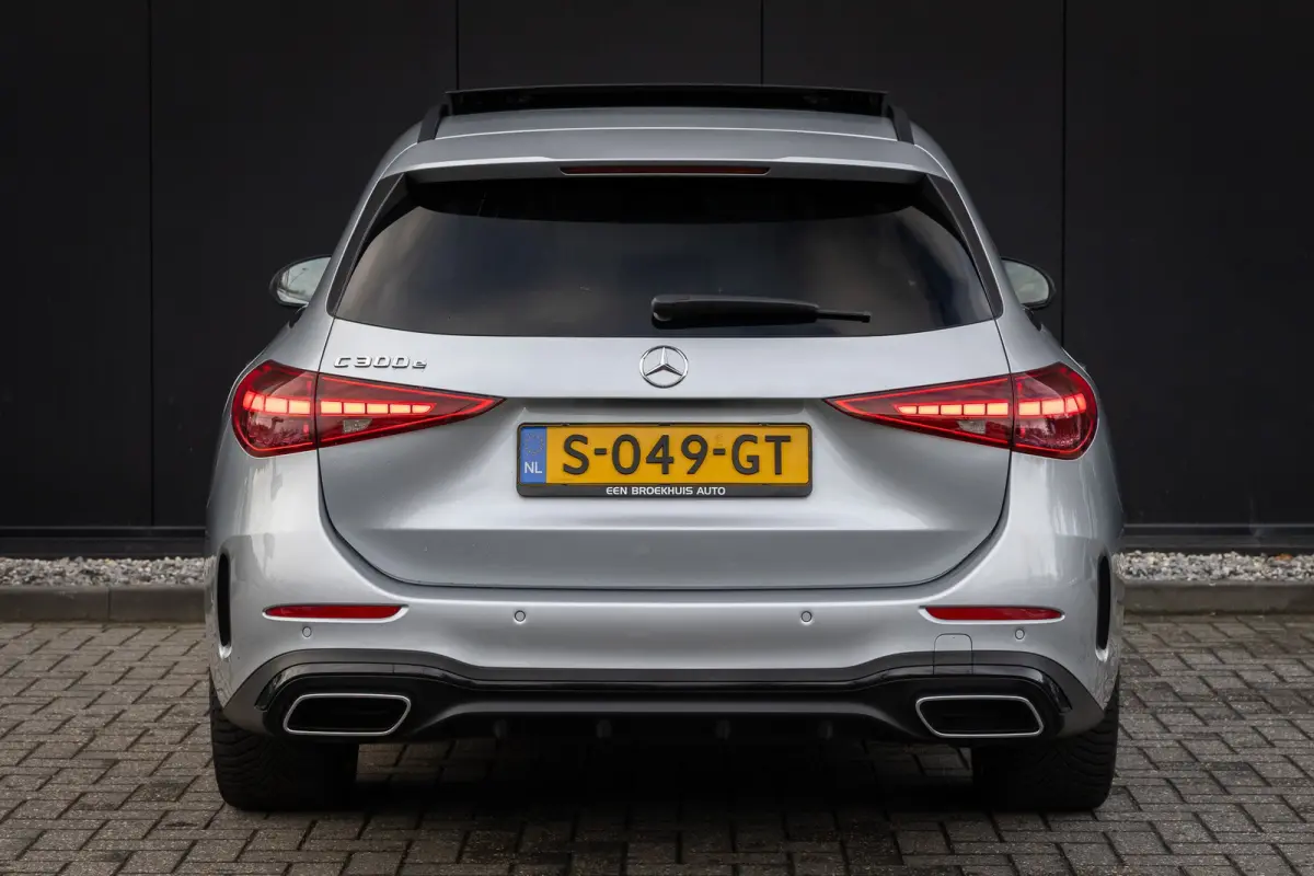 300 e AMG Line | Burmester 3D | Head Up Display | Origineel Nederlands! | Pano-dak | 360 Camera | Memory stoelen | Leder | Adapt. Cruise | Laser LED | 4-season banden |
