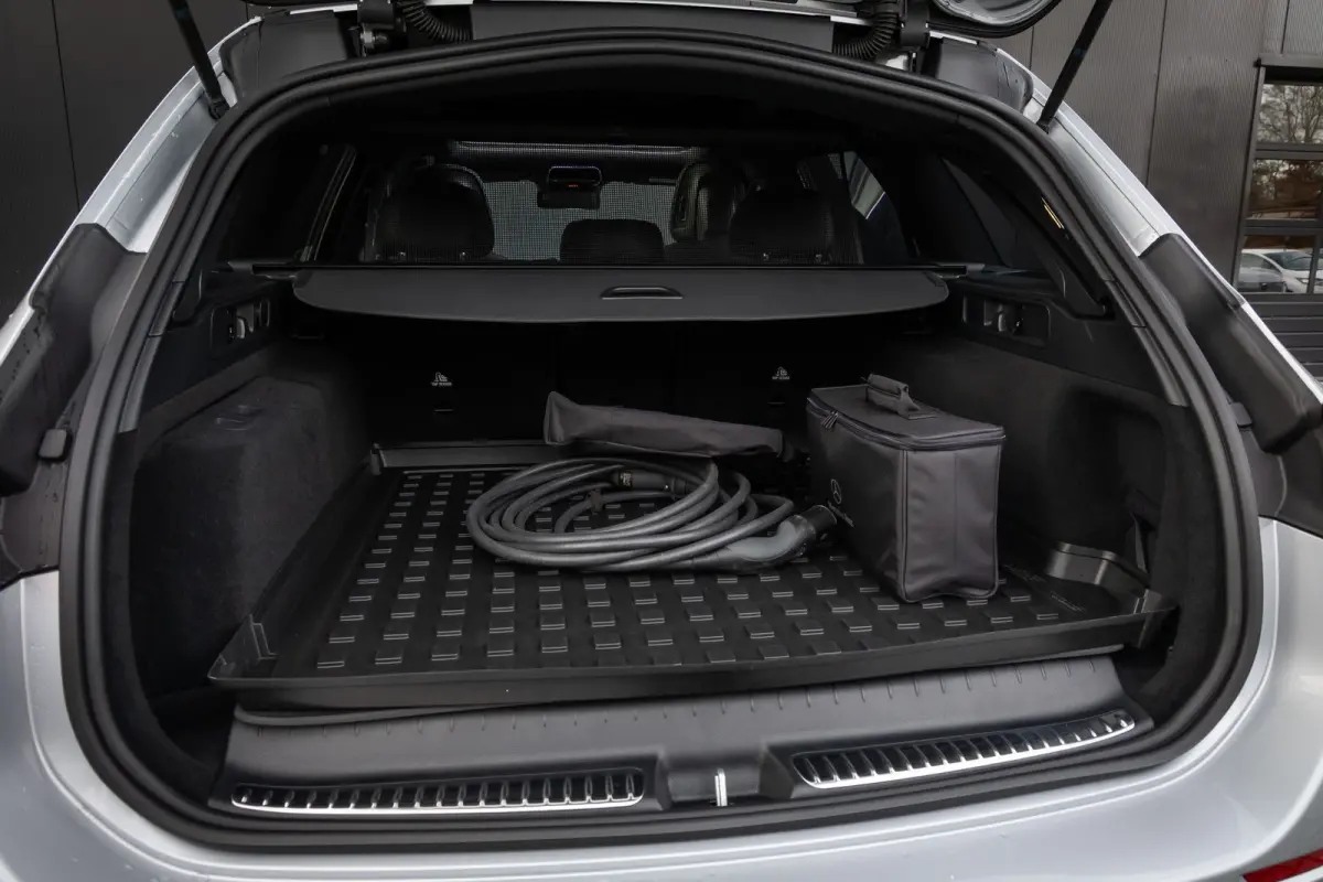 300 e AMG Line | Burmester 3D | Head Up Display | Origineel Nederlands! | Pano-dak | 360 Camera | Memory stoelen | Leder | Adapt. Cruise | Laser LED | 4-season banden |