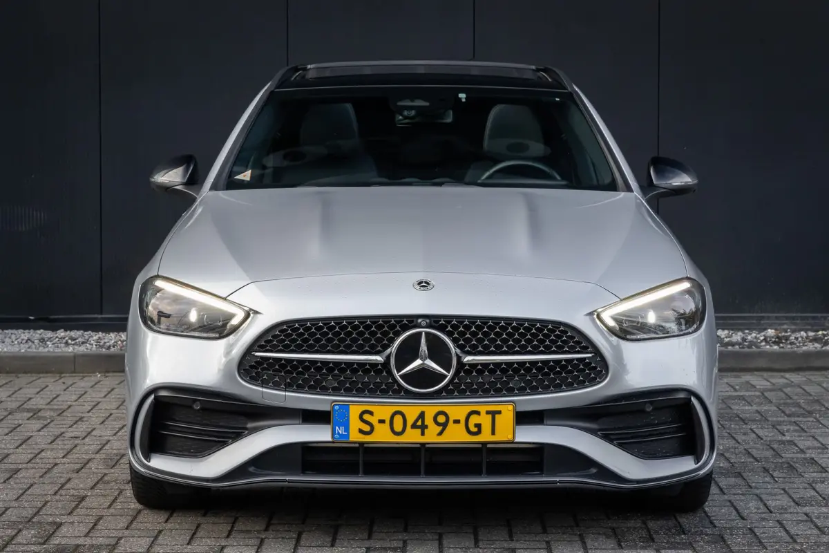 300 e AMG Line | Burmester 3D | Head Up Display | Origineel Nederlands! | Pano-dak | 360 Camera | Memory stoelen | Leder | Adapt. Cruise | Laser LED | 4-season banden |
