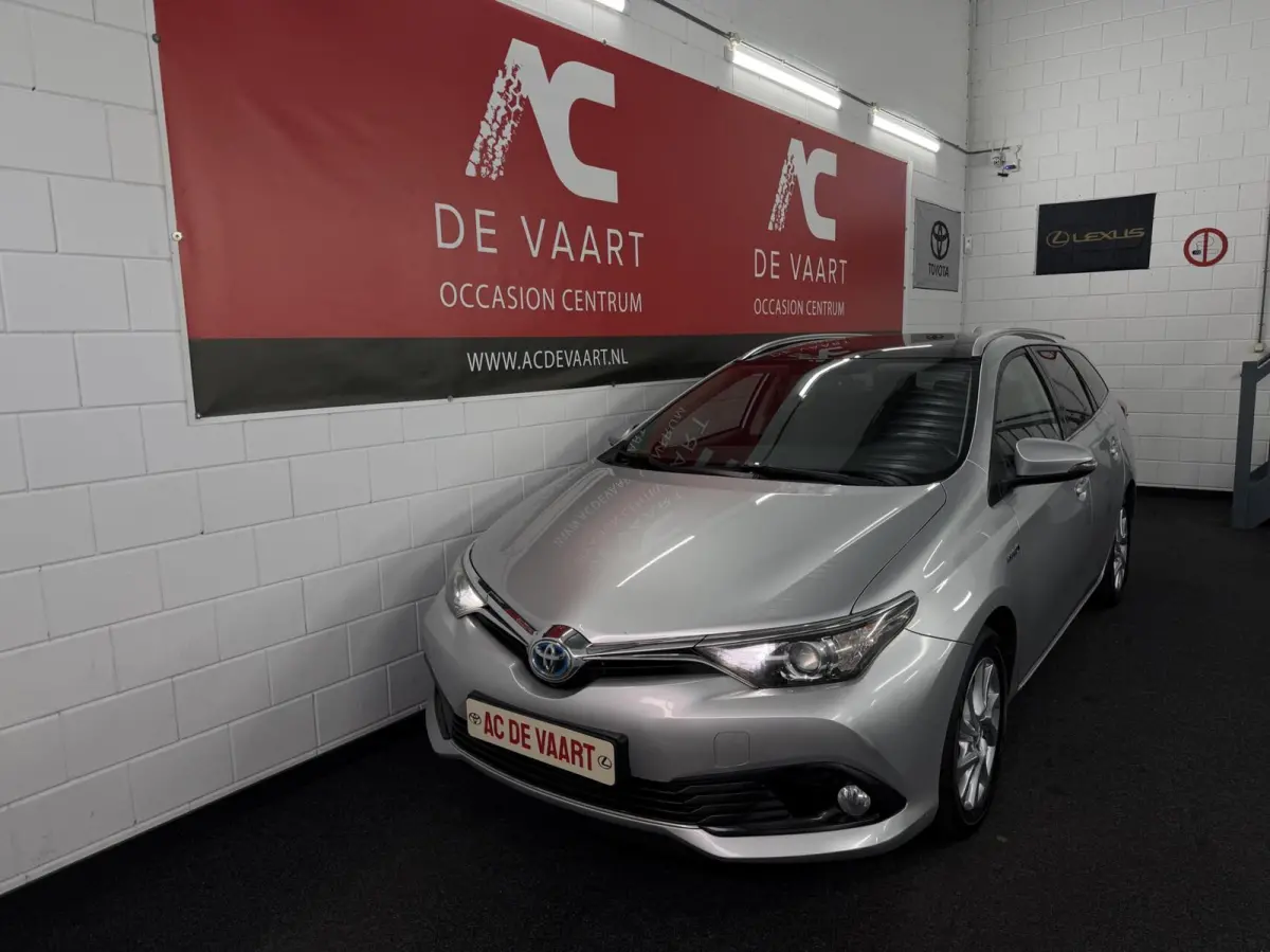 1.8 Hybrid Volcano Edition - NAVI/PANO/CAM/NAP