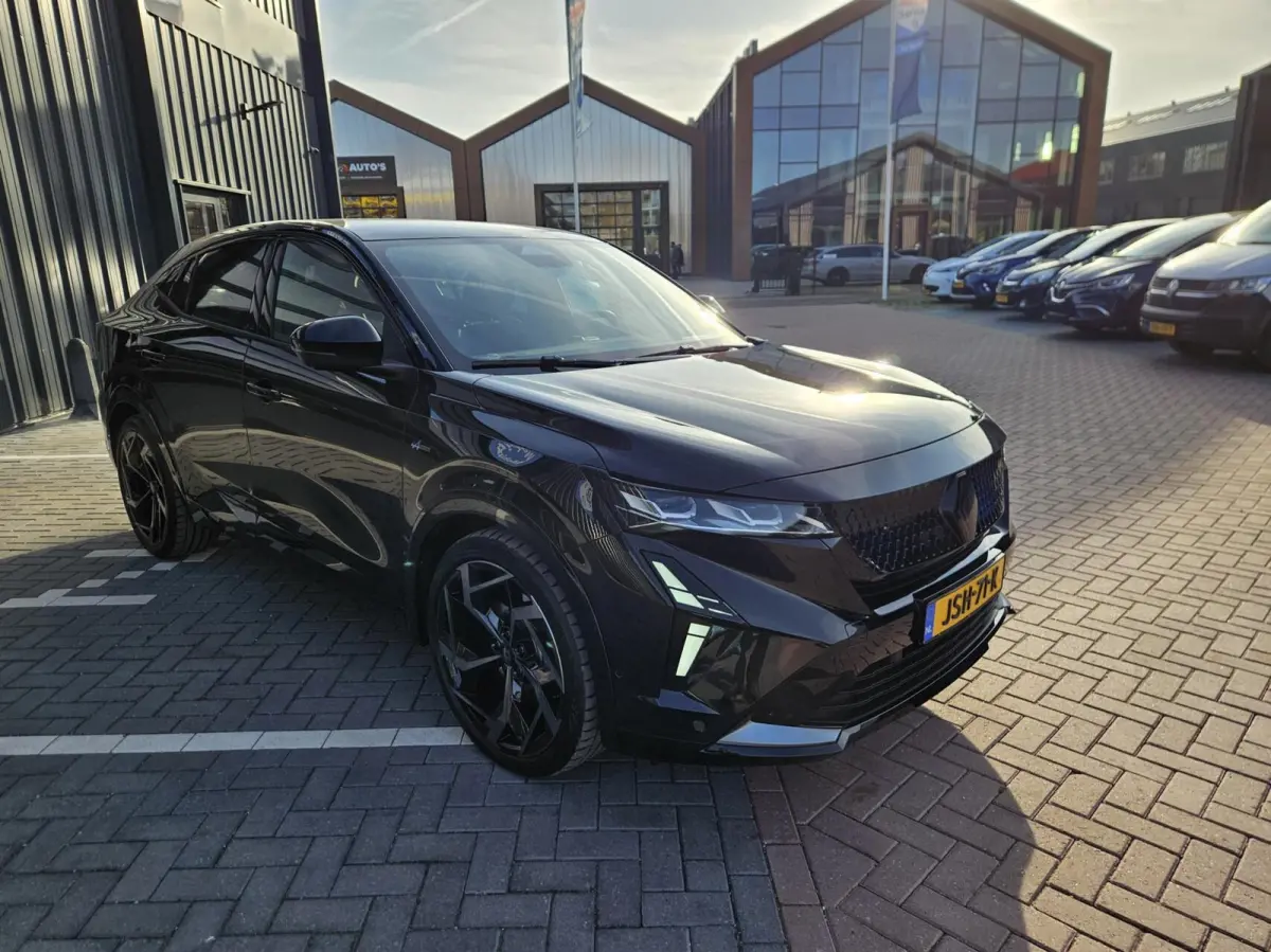 1.2 E-Tech 4x4 plug-in hybrid 300 Atelier Esprit Alpine