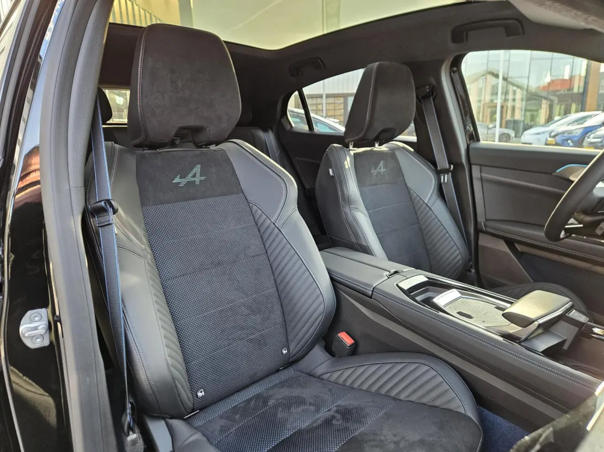 1.2 E-Tech 4x4 plug-in hybrid 300 Atelier Esprit Alpine