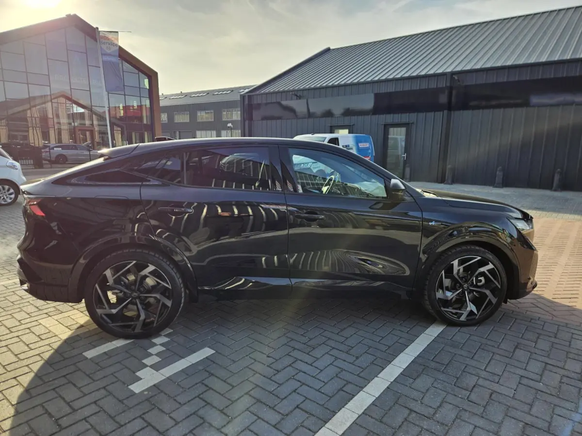 1.2 E-Tech 4x4 plug-in hybrid 300 Atelier Esprit Alpine