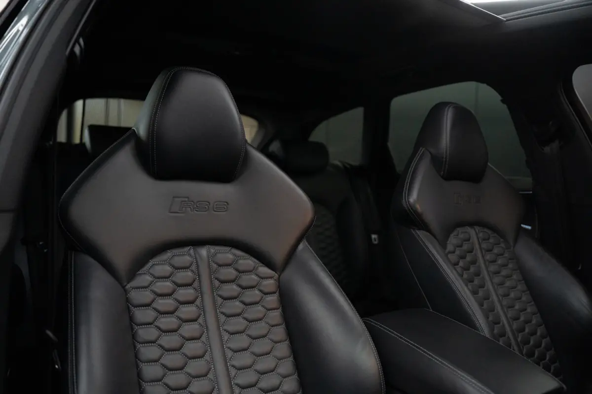 4.0 TFSI RS 6 quattro Pro Line Plus Keramisch / Pano / Alarm / Facelift / luchtv. / Matrix / ACC / Carbon