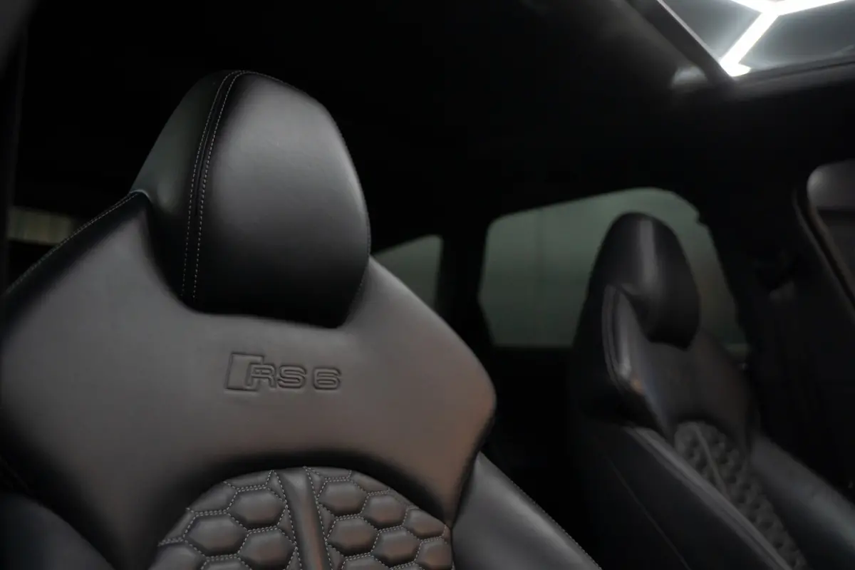 4.0 TFSI RS 6 quattro Pro Line Plus Keramisch / Pano / Alarm / Facelift / luchtv. / Matrix / ACC / Carbon