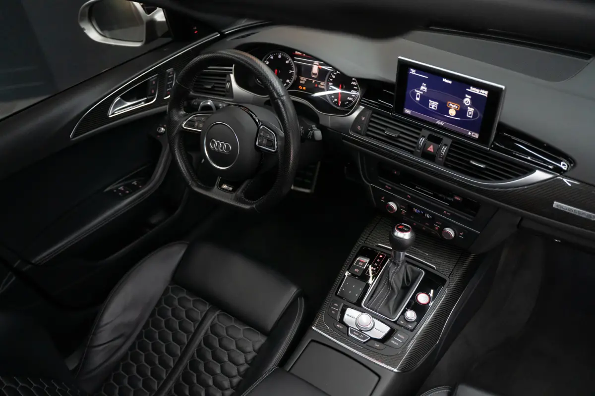4.0 TFSI RS 6 quattro Pro Line Plus Keramisch / Pano / Alarm / Facelift / luchtv. / Matrix / ACC / Carbon