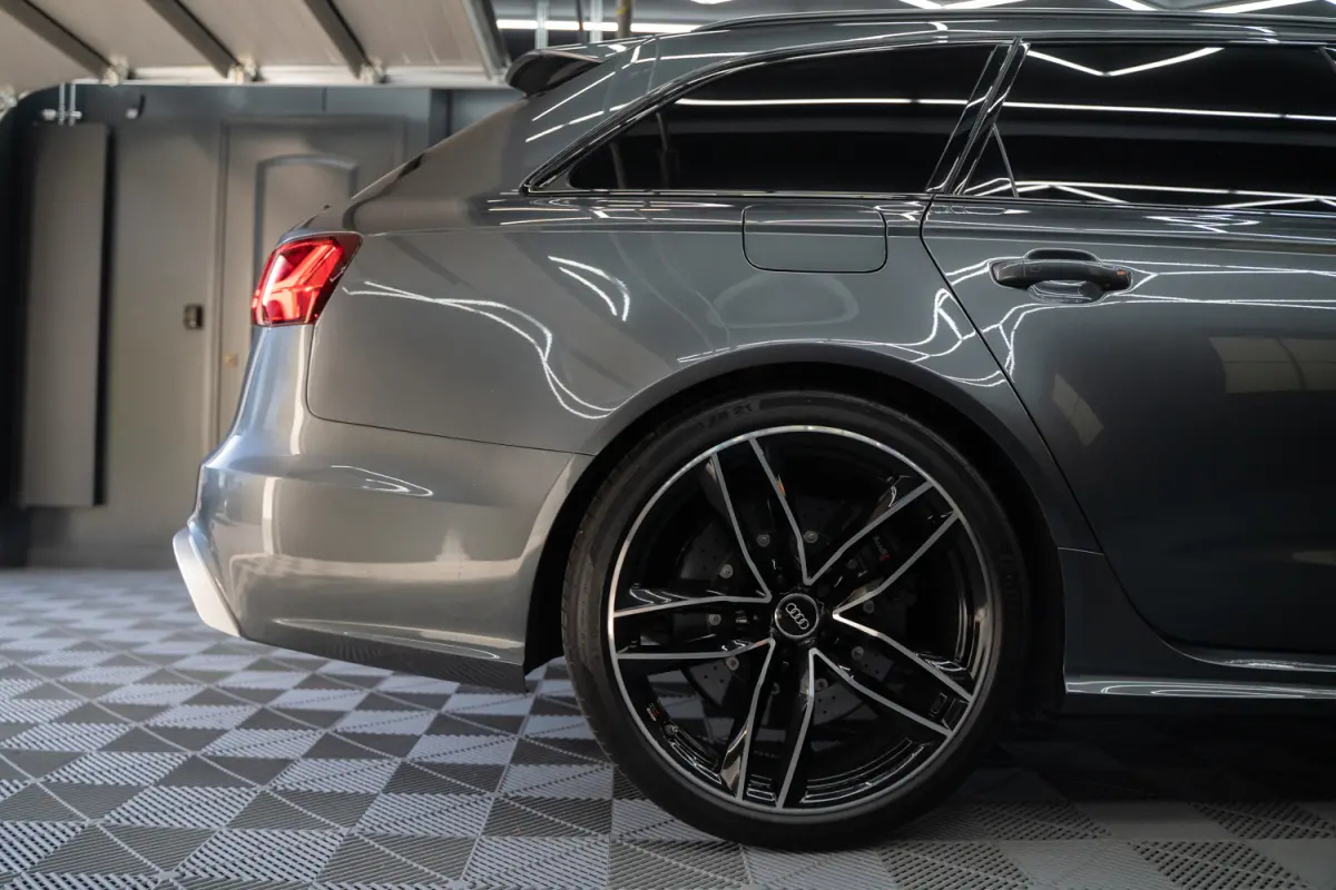 4.0 TFSI RS 6 quattro Pro Line Plus Keramisch / Pano / Alarm / Facelift / luchtv. / Matrix / ACC / Carbon
