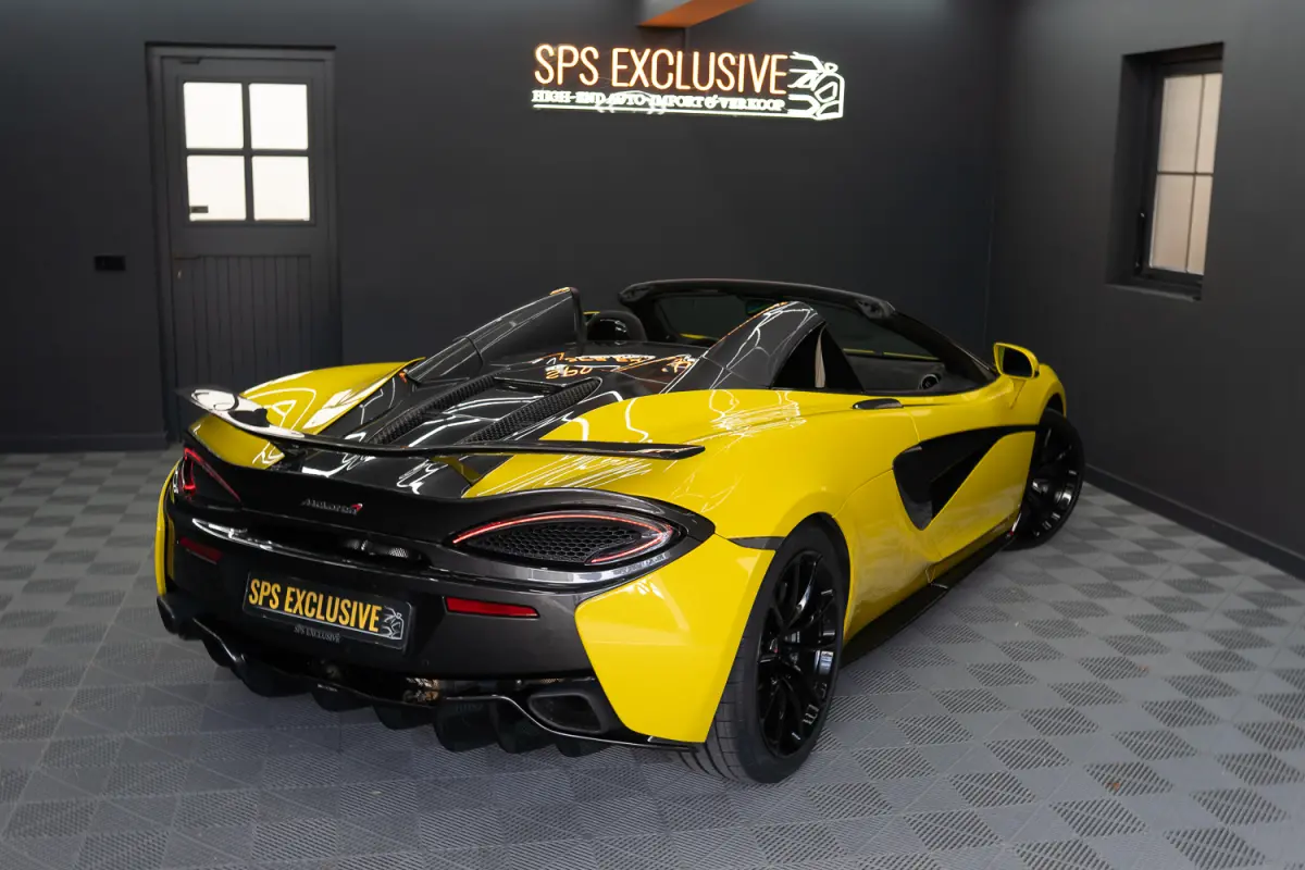 / Louwman O.H. / Lift / Keramisch / Novitec / Elite paint / Memory / Bowers & Wilkins / Soft close / Camera / LoJack Launch Edition Spider