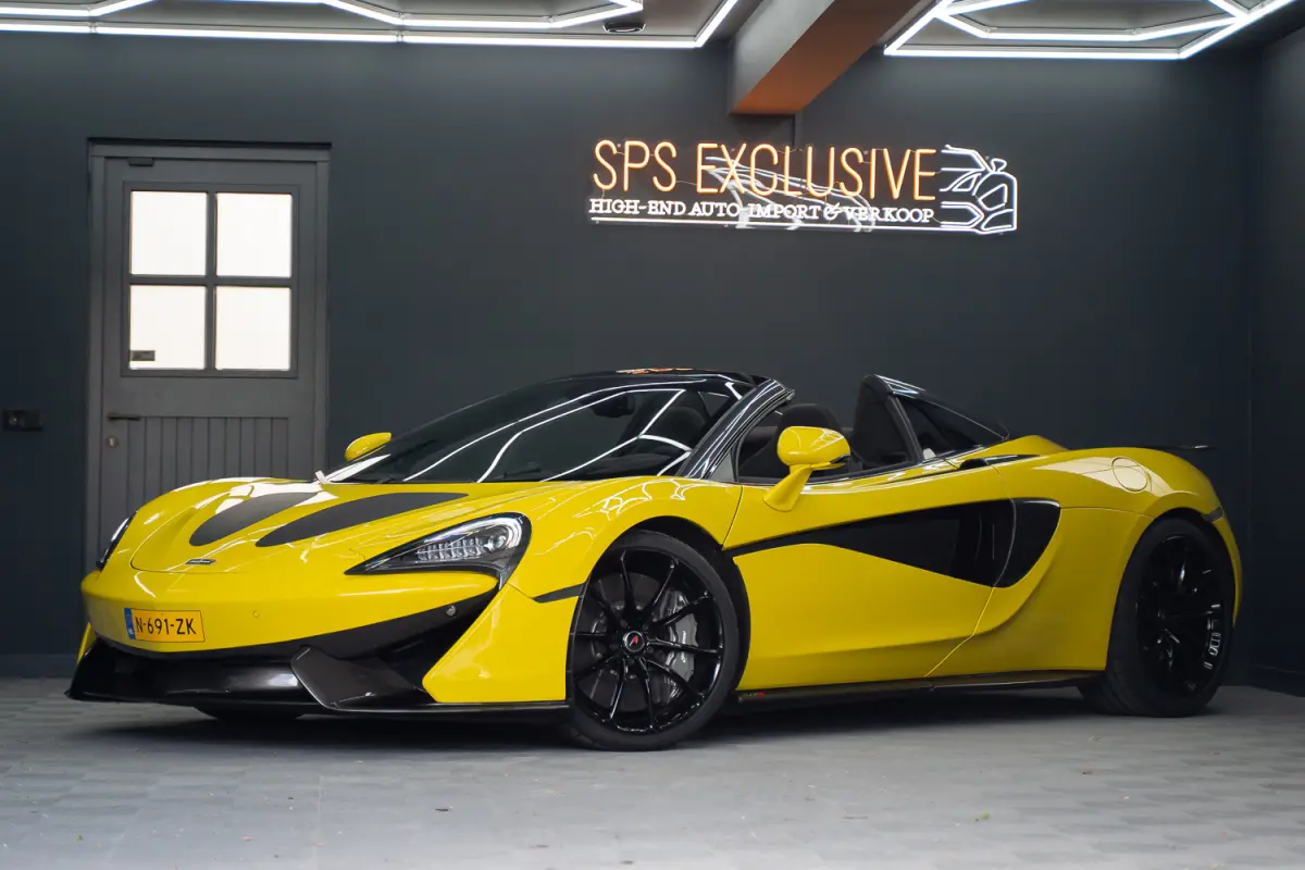 / Louwman O.H. / Lift / Keramisch / Novitec / Elite paint / Memory / Bowers & Wilkins / Soft close / Camera / LoJack Launch Edition Spider