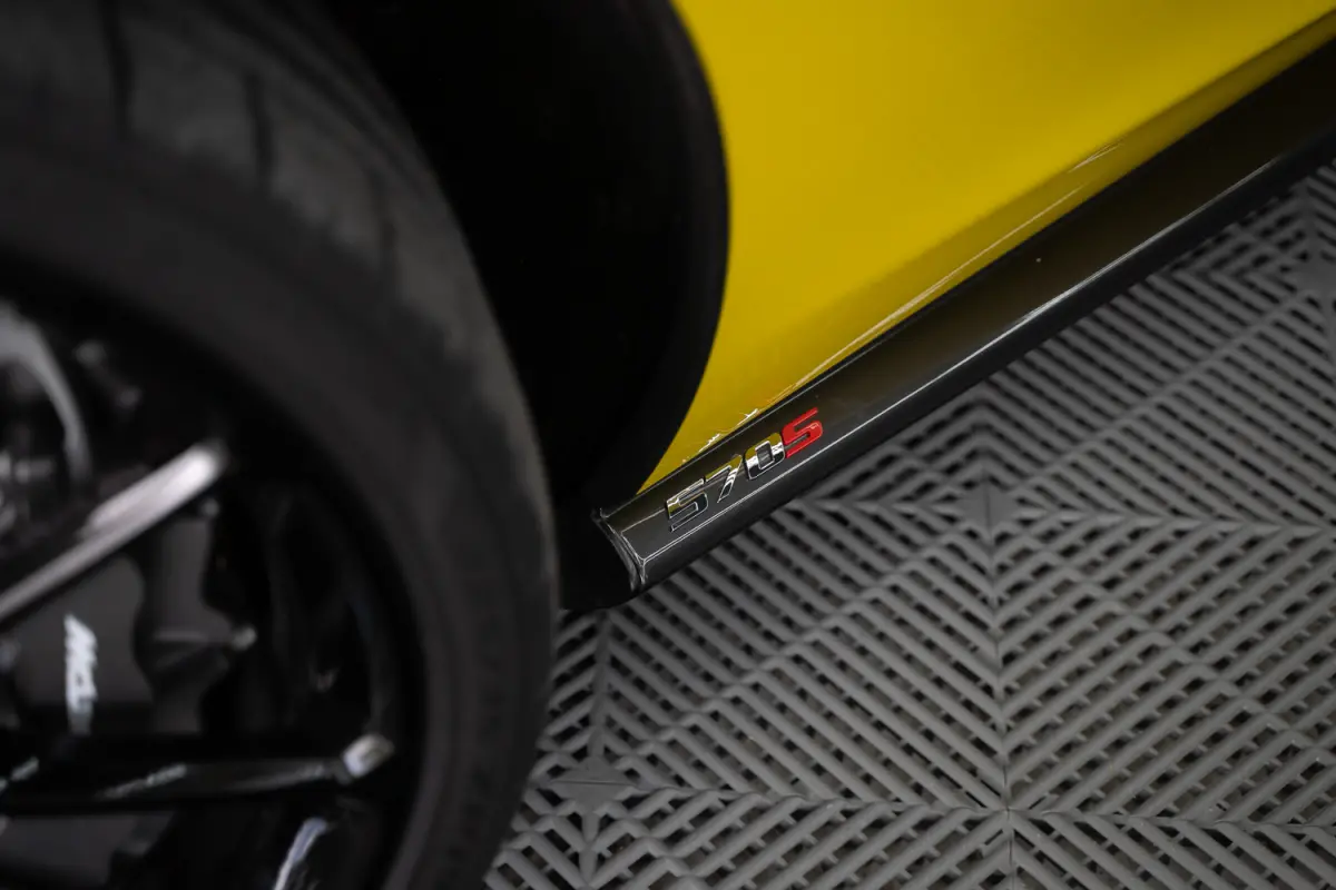 / Louwman O.H. / Lift / Keramisch / Novitec / Elite paint / Memory / Bowers & Wilkins / Soft close / Camera / LoJack Launch Edition Spider