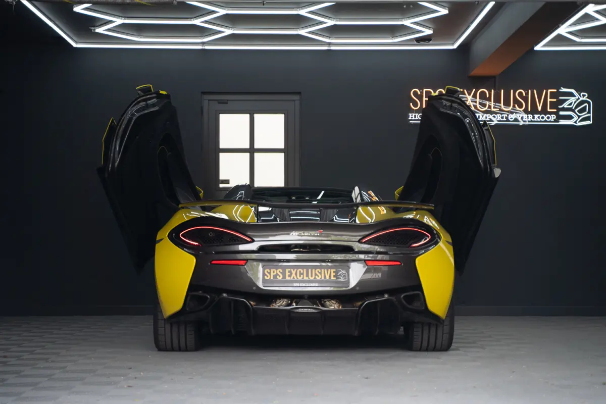 570S / Lift / Keramisch / Novitec / Elite paint / Memory / Bowers & Wilkins / Soft close / Camera / LoJack Launch Edition Spider
