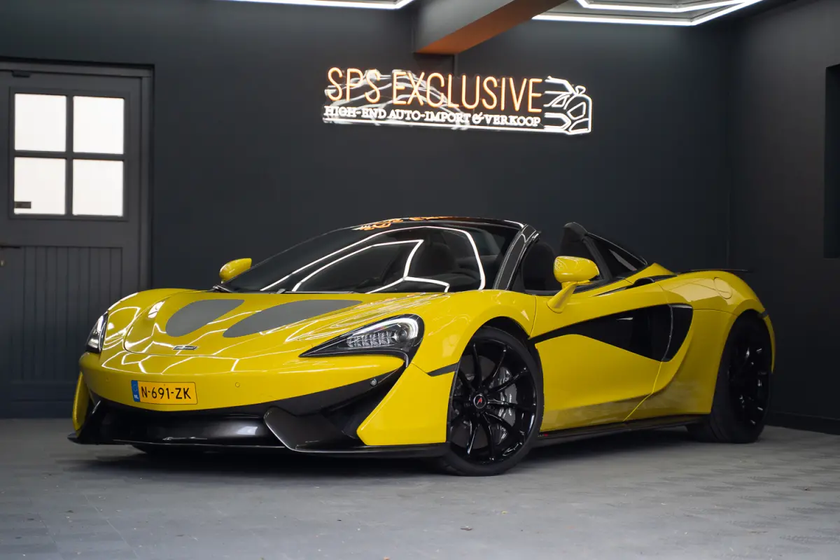 / Louwman O.H. / Lift / Keramisch / Novitec / Elite paint / Memory / Bowers & Wilkins / Soft close / Camera / LoJack Launch Edition Spider