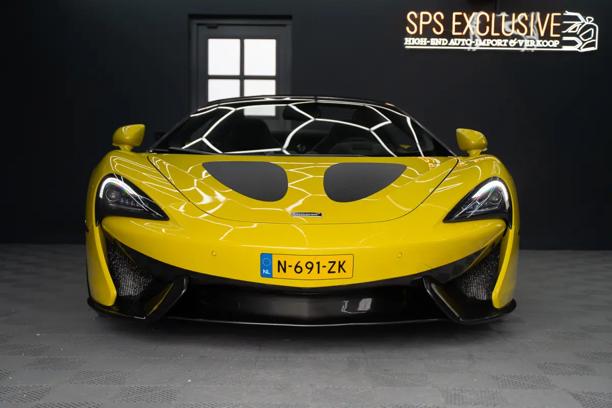 / Louwman O.H. / Lift / Keramisch / Novitec / Elite paint / Memory / Bowers & Wilkins / Soft close / Camera / LoJack Launch Edition Spider