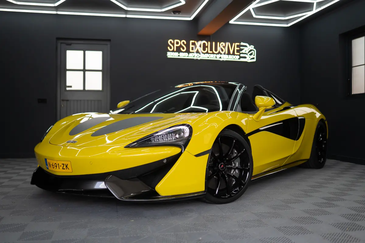 / Louwman O.H. / Lift / Keramisch / Novitec / Elite paint / Memory / Bowers & Wilkins / Soft close / Camera / LoJack Launch Edition Spider