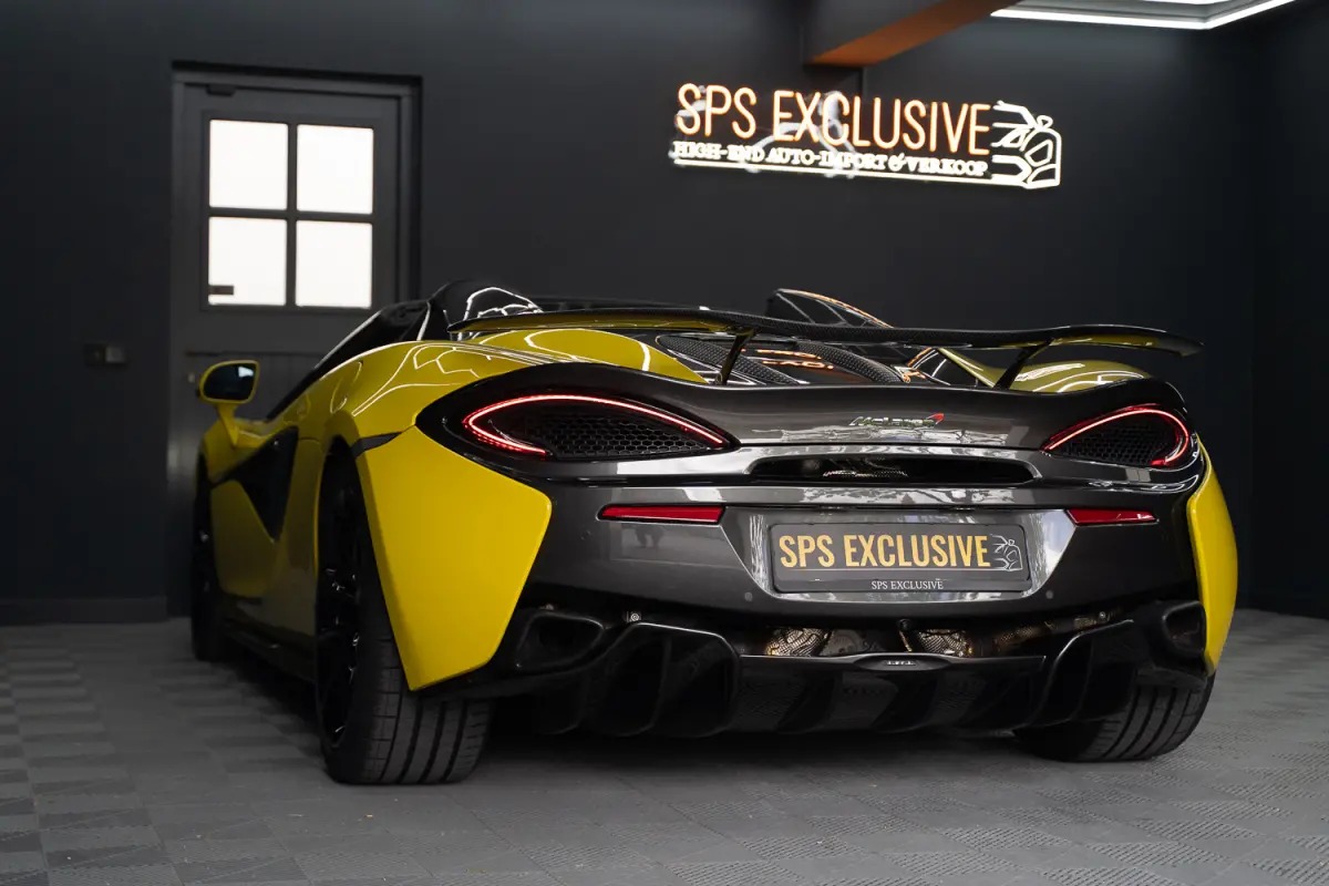 / Louwman O.H. / Lift / Keramisch / Novitec / Elite paint / Memory / Bowers & Wilkins / Soft close / Camera / LoJack Launch Edition Spider