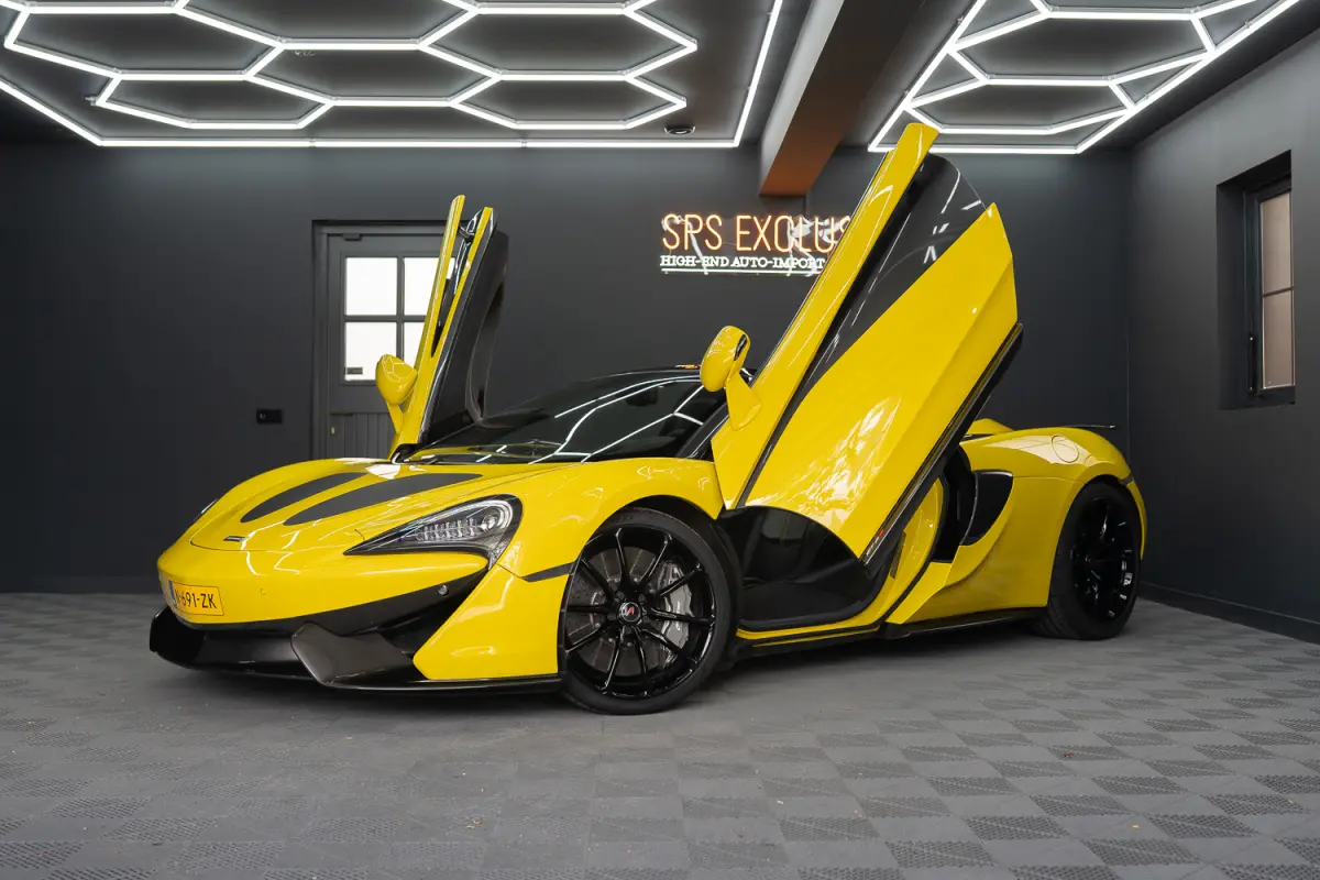 570S / Lift / Keramisch / Novitec / Elite paint / Memory / Bowers & Wilkins / Soft close / Camera / LoJack Launch Edition Spider