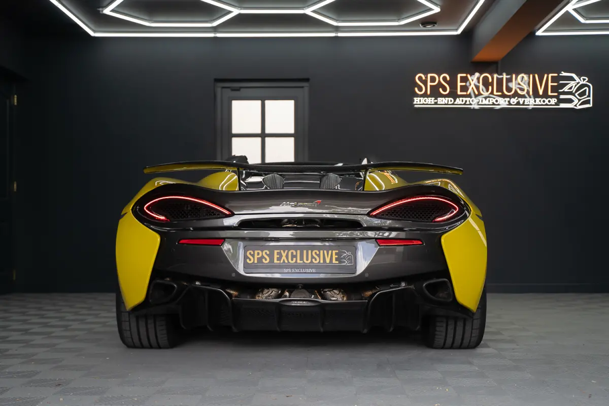 570S / Lift / Keramisch / Novitec / Elite paint / Memory / Bowers & Wilkins / Soft close / Camera / LoJack Launch Edition Spider