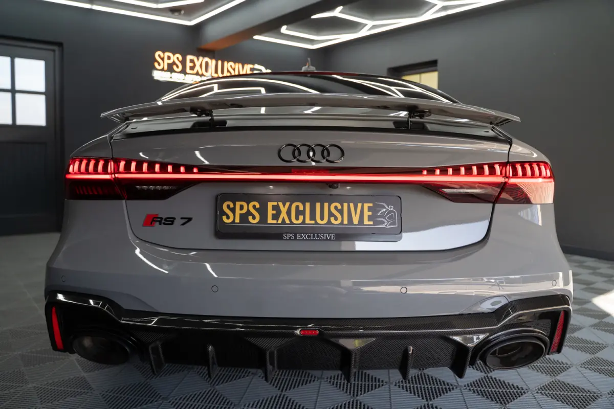 4.0 TFSI RS 7 quattro URBAN / B&O / Keramisch / Pano / Soft close / HUD / VC / ACC RS7