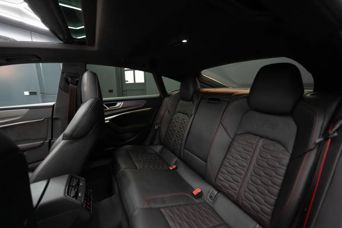 4.0 TFSI RS 7 quattro URBAN / B&O / Keramisch / Pano / Soft close / HUD / VC / ACC RS7