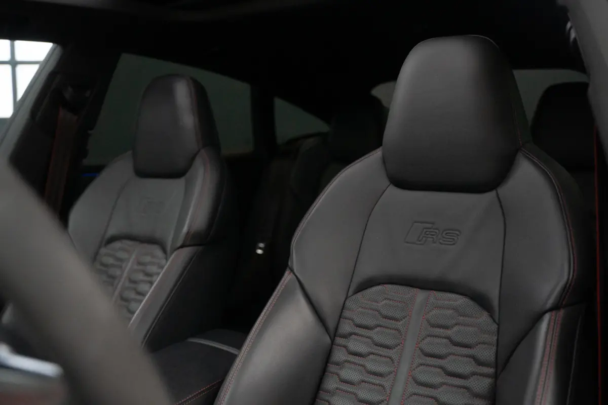 4.0 TFSI RS 7 quattro URBAN / B&O / Keramisch / Pano / Soft close / HUD / VC / ACC RS7