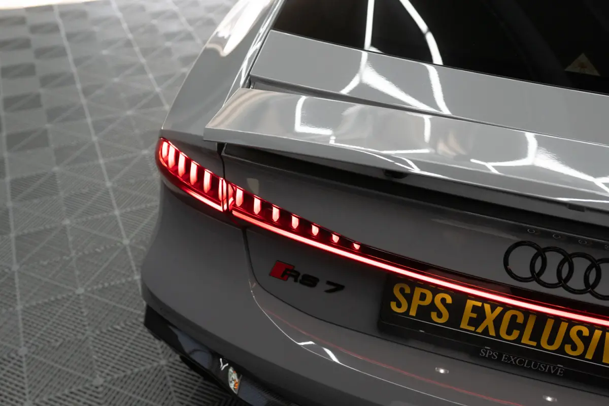 4.0 TFSI RS 7 quattro URBAN / B&O / Keramisch / Pano / Soft close / HUD / VC / ACC RS7