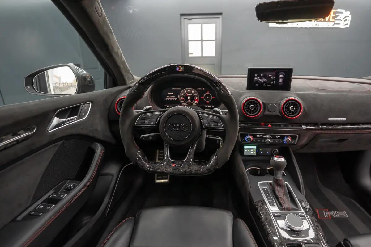 2.5 TFSI RS 3 quattro Widebody / TTE700 / Full PPF / B&O / Pano / IPE Titanium uitlaat / VC / Custom RS3 VOL Stage 3