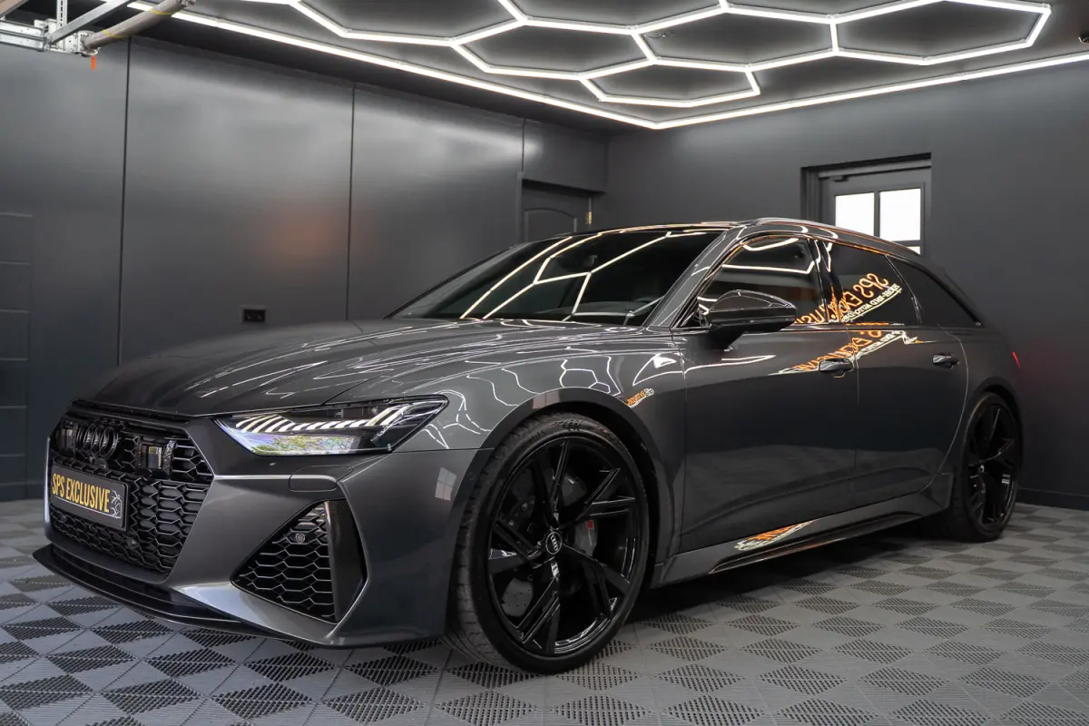 RS 6 TFSI quattro / B&O 3d./ Milltek / Keramisch / Pano / Carbon / Softcl. / 360 cam / Alarm kl5 - Full option
