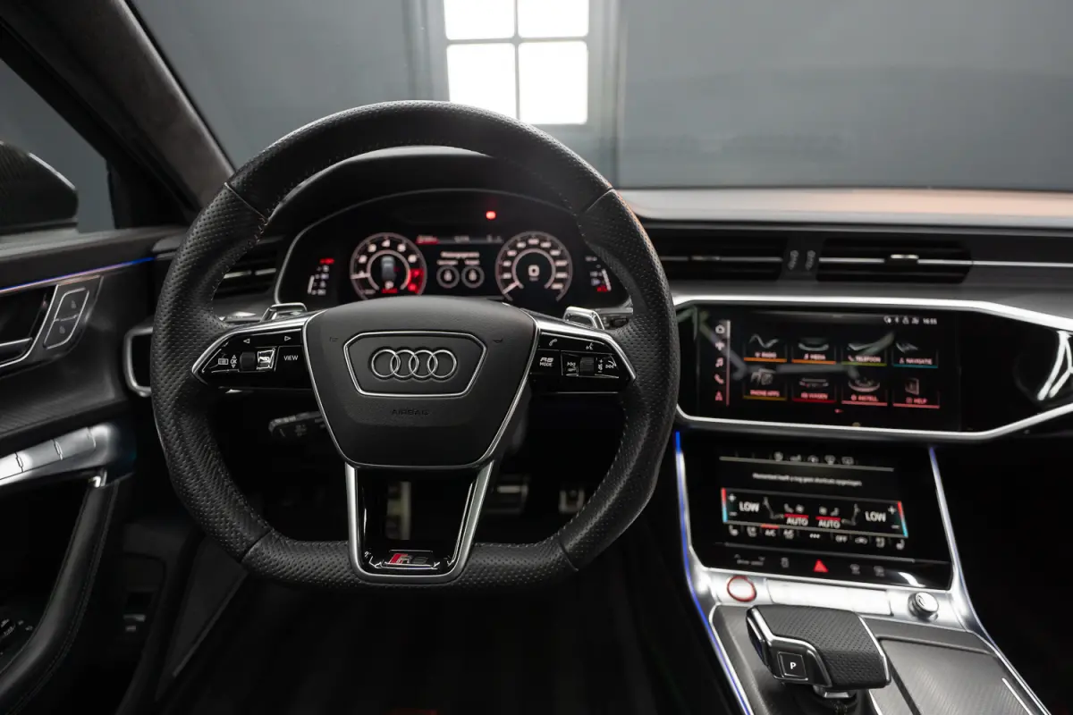 RS 6 TFSI quattro / B&O 3d./ Milltek / Keramisch / Pano / Carbon / Softcl. / 360 cam / Alarm kl5 - Full option