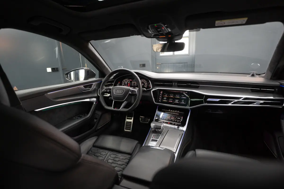 RS 6 TFSI quattro / B&O 3d./ Milltek / Keramisch / Pano / Carbon / Softcl. / 360 cam / Alarm kl5 - Full option