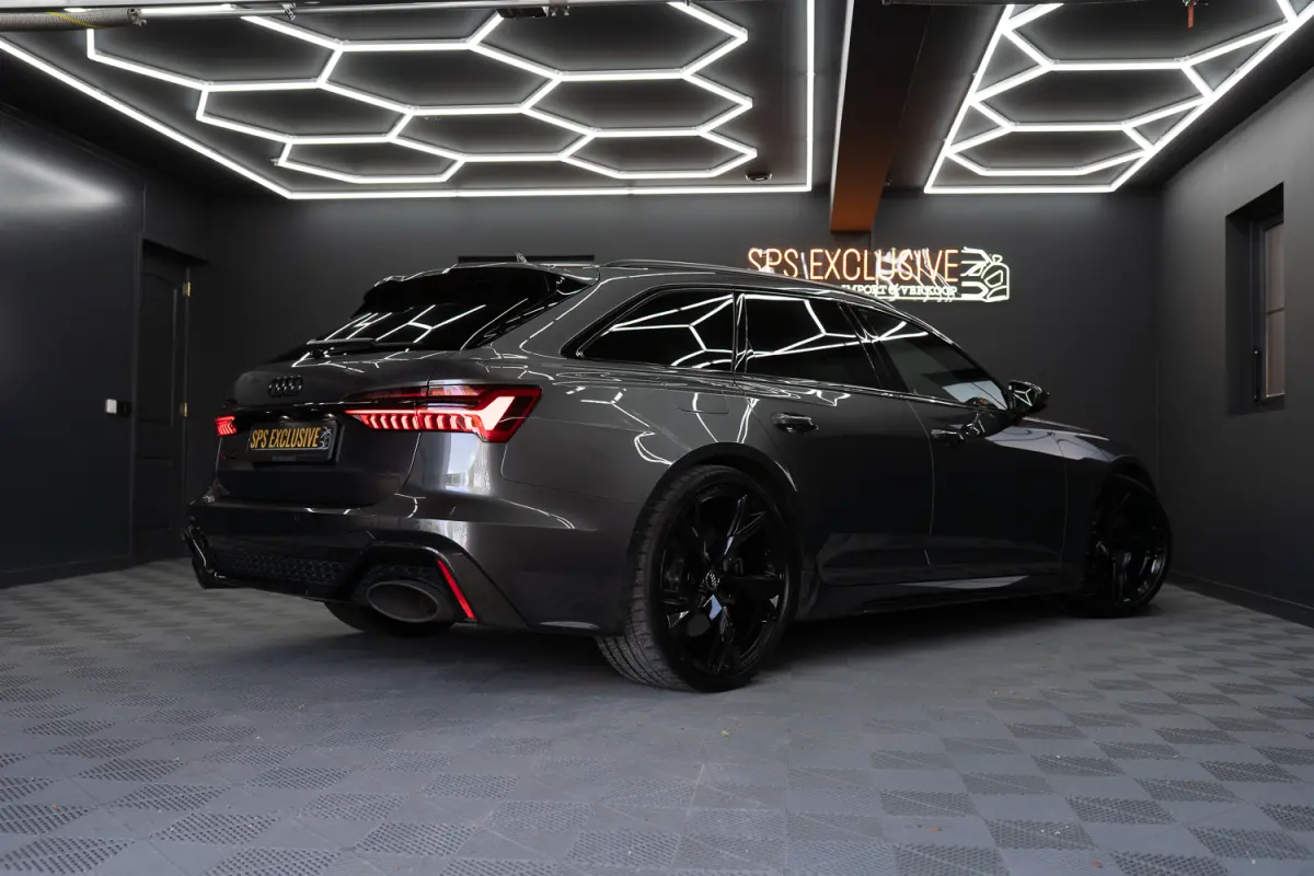 RS 6 TFSI quattro / B&O 3d./ Milltek / Keramisch / Pano / Carbon / Softcl. / 360 cam / Alarm kl5 - Full option