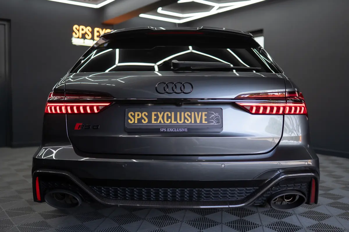 RS 6 TFSI quattro / B&O 3d./ Milltek / Keramisch / Pano / Carbon / Softcl. / 360 cam / Alarm kl5 - Full option