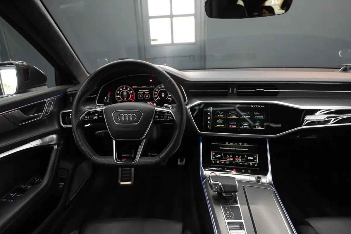 RS 6 TFSI quattro / B&O 3d./ Milltek / Keramisch / Pano / Carbon / Softcl. / 360 cam / Alarm kl5 - Full option