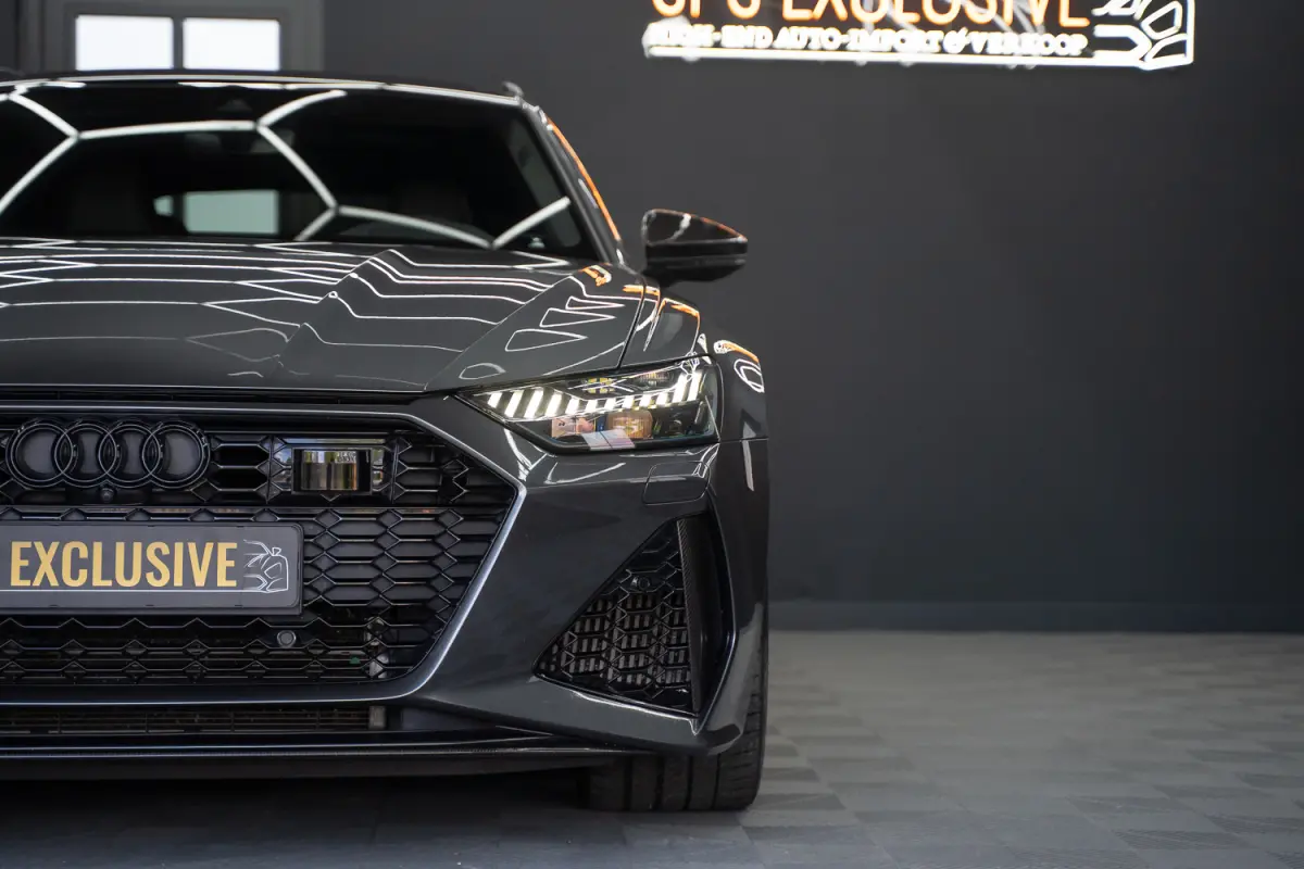RS 6 TFSI quattro / B&O 3d./ Milltek / Keramisch / Pano / Carbon / Softcl. / 360 cam / Alarm kl5 - Full option