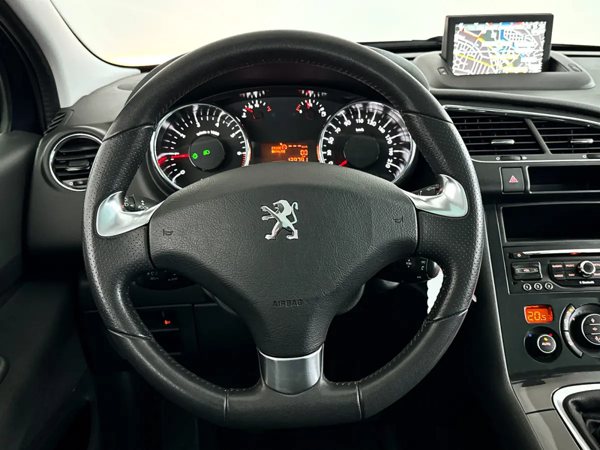 PureTech Style | Panoramadak| Navigatie