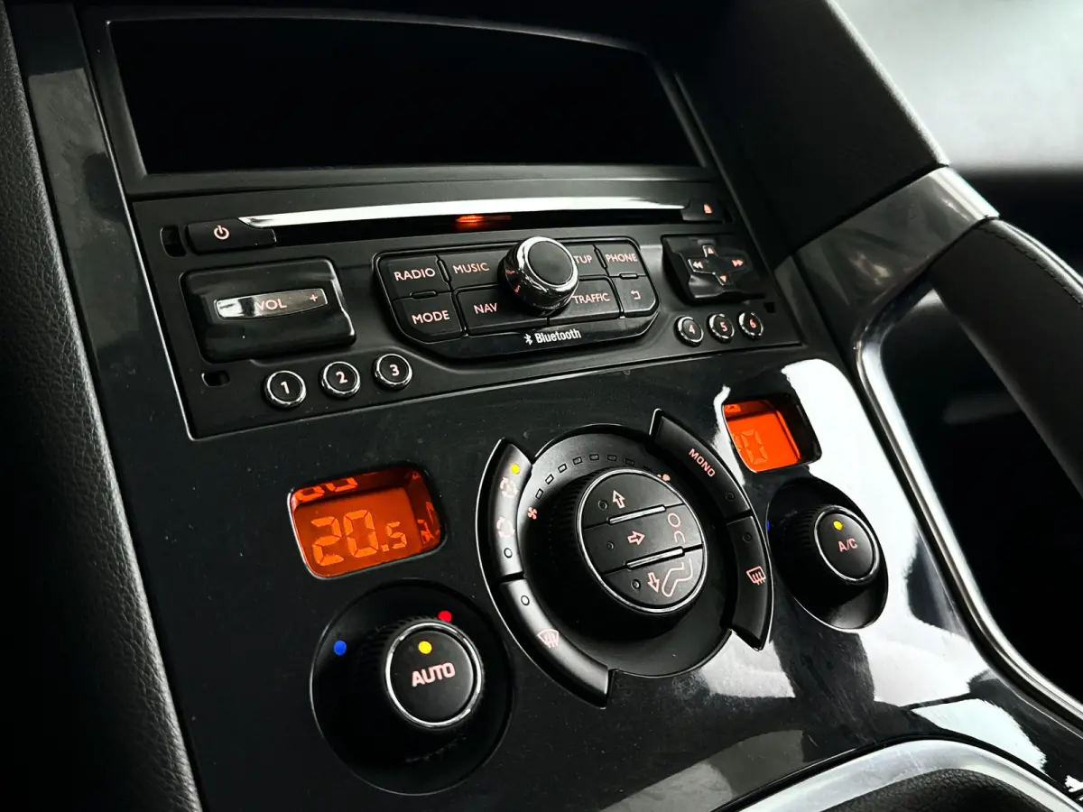 PureTech Style | Panoramadak| Navigatie