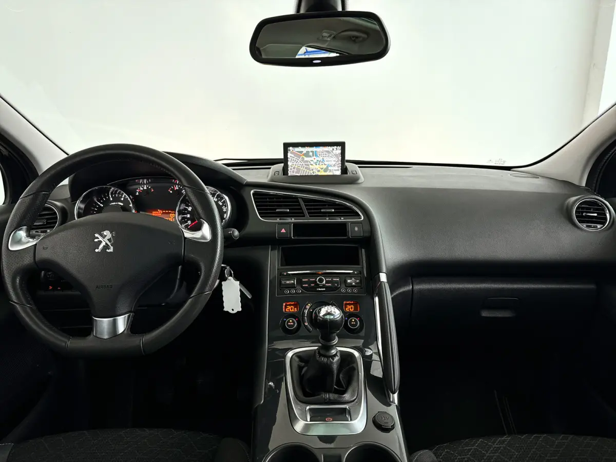 PureTech Style | Panoramadak| Navigatie