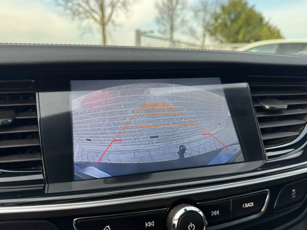 1.5 Turbo Business Executive INKL TREKHAAK / ELEKTR. KLEP / CAMERA / CARPLAY / NAVI / STOELVERW. / LMV