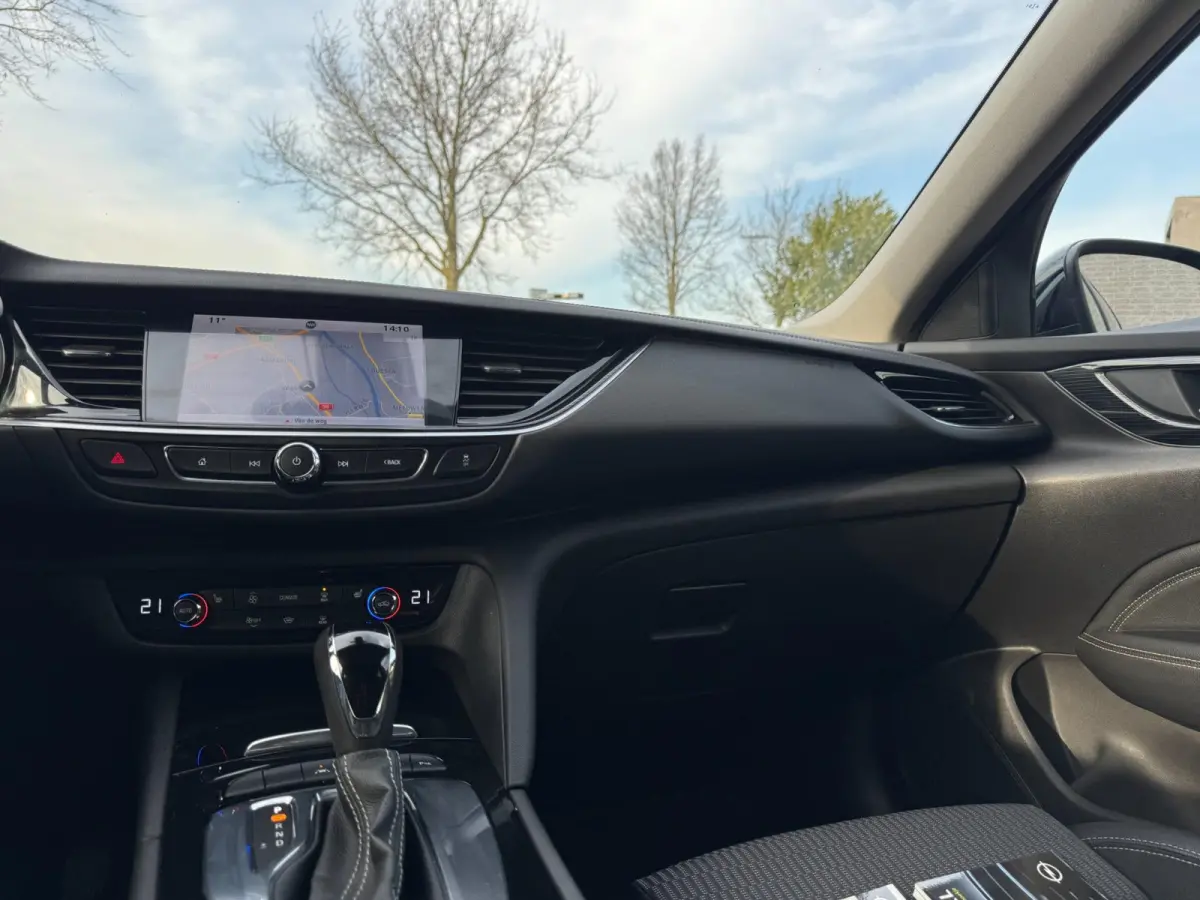 1.5 Turbo Business Executive INKL TREKHAAK / ELEKTR. KLEP / CAMERA / CARPLAY / NAVI / STOELVERW. / LMV