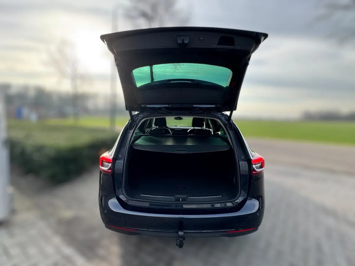 1.5 Turbo Business Executive INKL TREKHAAK / ELEKTR. KLEP / CAMERA / CARPLAY / NAVI / STOELVERW. / LMV