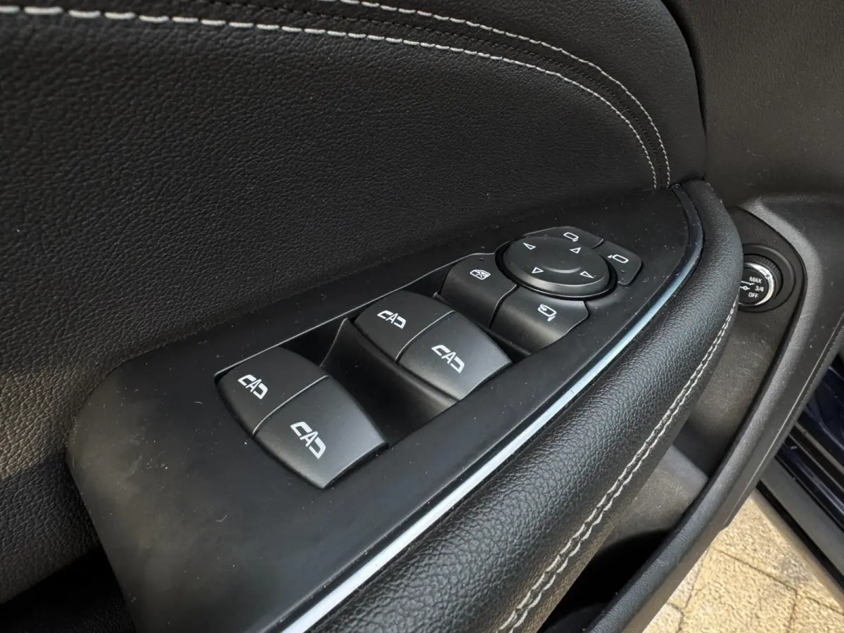 1.5 Turbo Business Executive INKL TREKHAAK / ELEKTR. KLEP / CAMERA / CARPLAY / NAVI / STOELVERW. / LMV
