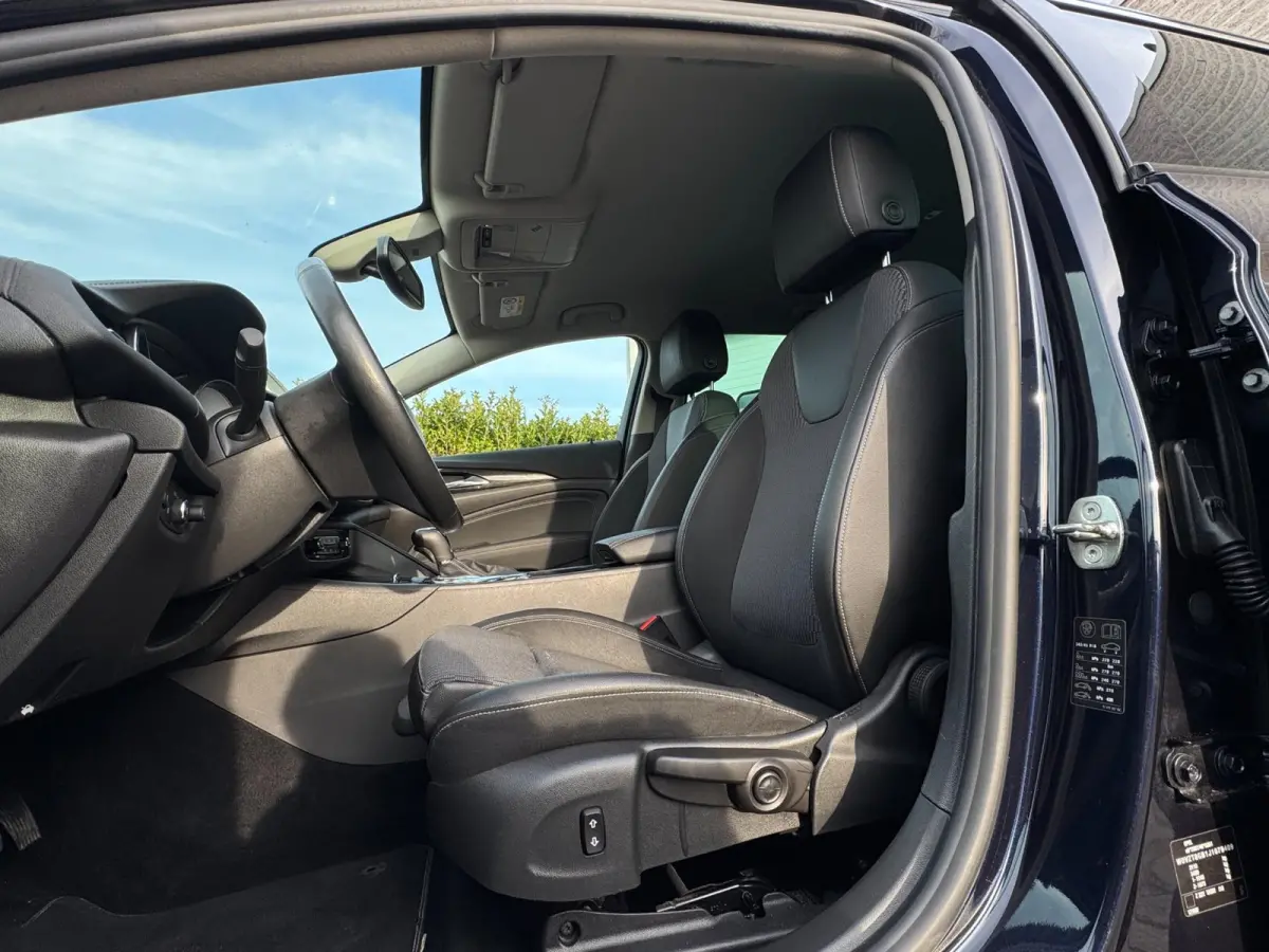 1.5 Turbo Business Executive INKL TREKHAAK / ELEKTR. KLEP / CAMERA / CARPLAY / NAVI / STOELVERW. / LMV