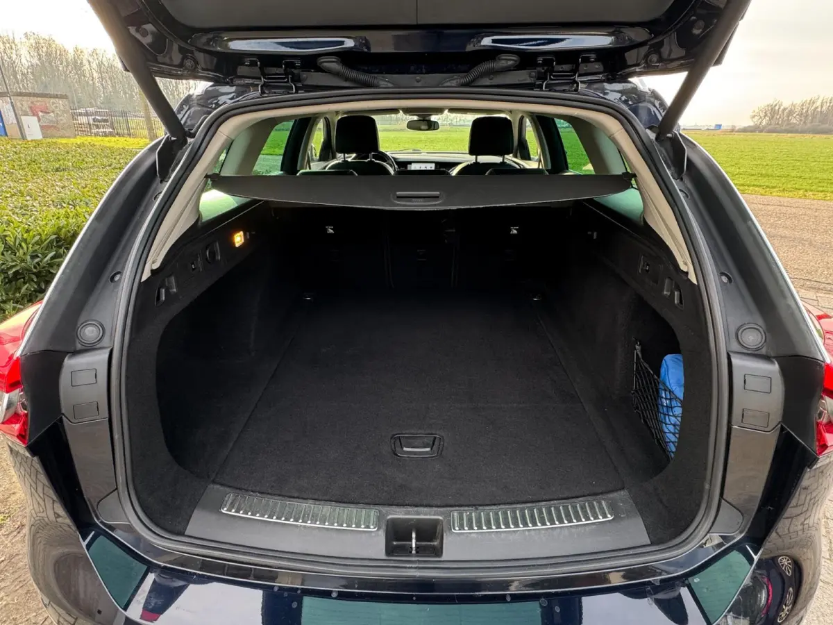 1.5 Turbo Business Executive INKL TREKHAAK / ELEKTR. KLEP / CAMERA / CARPLAY / NAVI / STOELVERW. / LMV