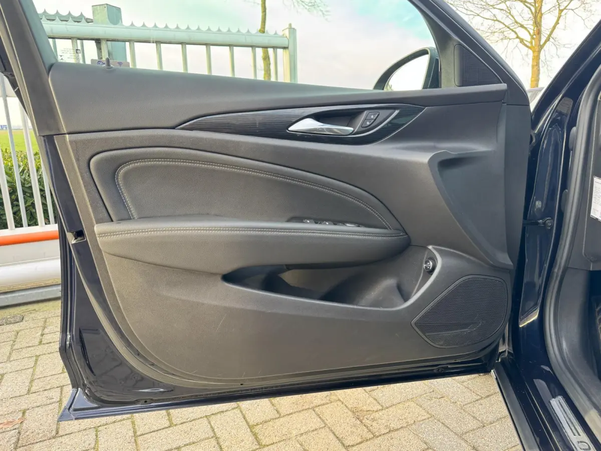 1.5 Turbo Business Executive INKL TREKHAAK / ELEKTR. KLEP / CAMERA / CARPLAY / NAVI / STOELVERW. / LMV