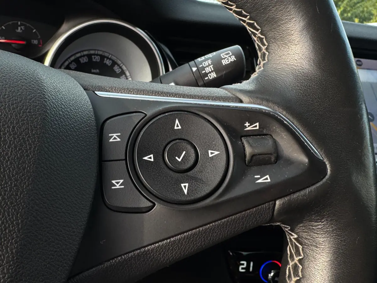 1.5 Turbo Business Executive INKL TREKHAAK / ELEKTR. KLEP / CAMERA / CARPLAY / NAVI / STOELVERW. / LMV