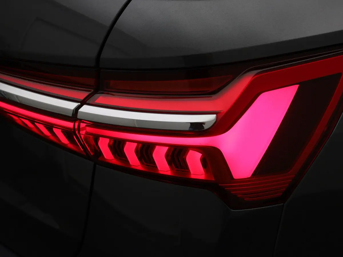 Advanced 50 TFSI e S tronic Quattro S-Line | Automaat | 300PK | 3X S-Line | Panoramadak | Trekhaak | Lederen Bekleding | Memory Seats | LED Koplampen | 19'' Lichtmetalen Velgen | Stoelverwar