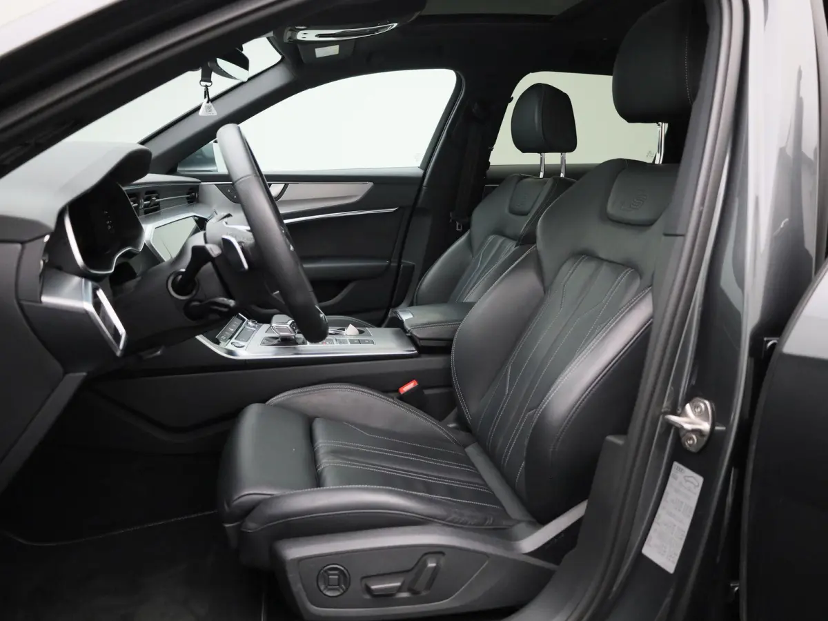 Advanced 50 TFSI e S tronic Quattro S-Line | Automaat | 300PK | 3X S-Line | Panoramadak | Trekhaak | Lederen Bekleding | Memory Seats | LED Koplampen | 19'' Lichtmetalen Velgen | Stoelverwar