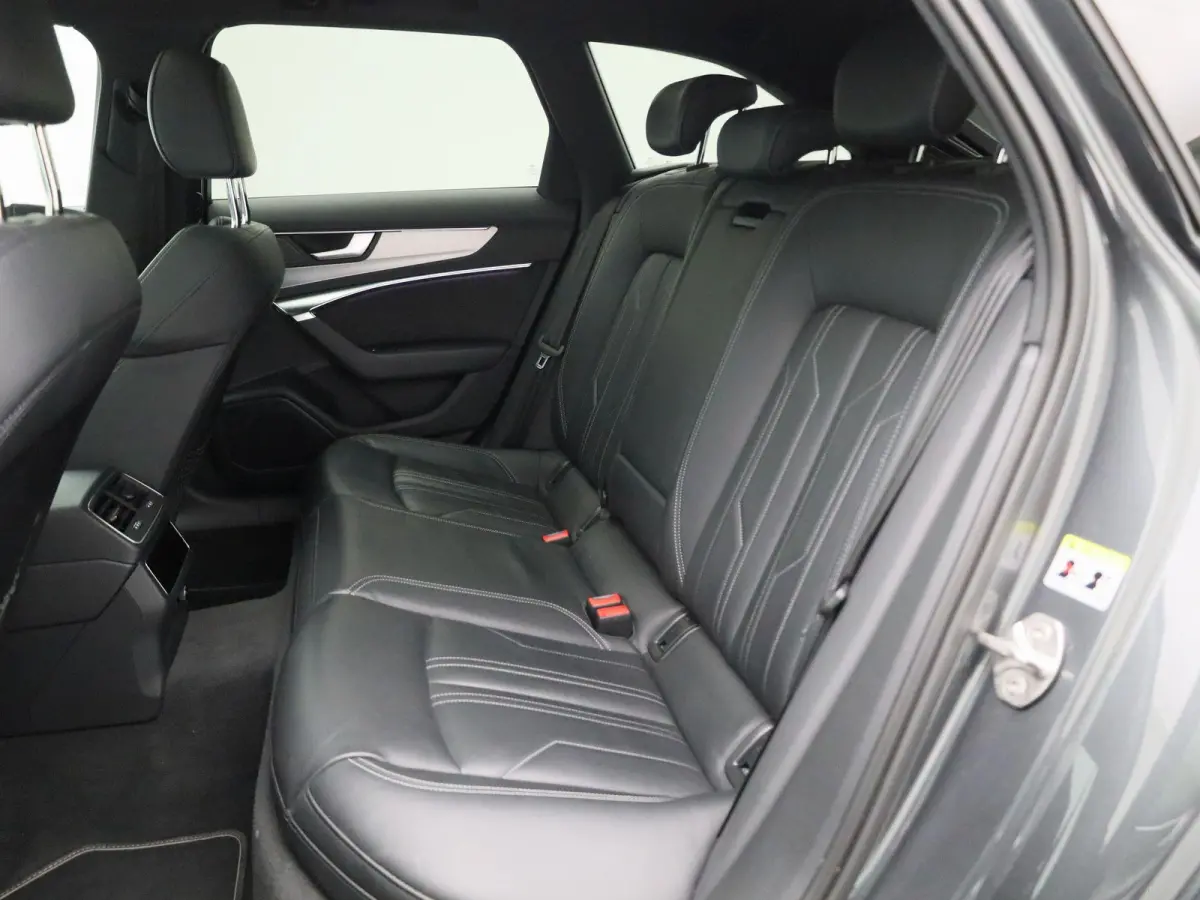 Advanced 50 TFSI e S tronic Quattro S-Line | Automaat | 300PK | 3X S-Line | Panoramadak | Trekhaak | Lederen Bekleding | Memory Seats | LED Koplampen | 19'' Lichtmetalen Velgen | Stoelverwar