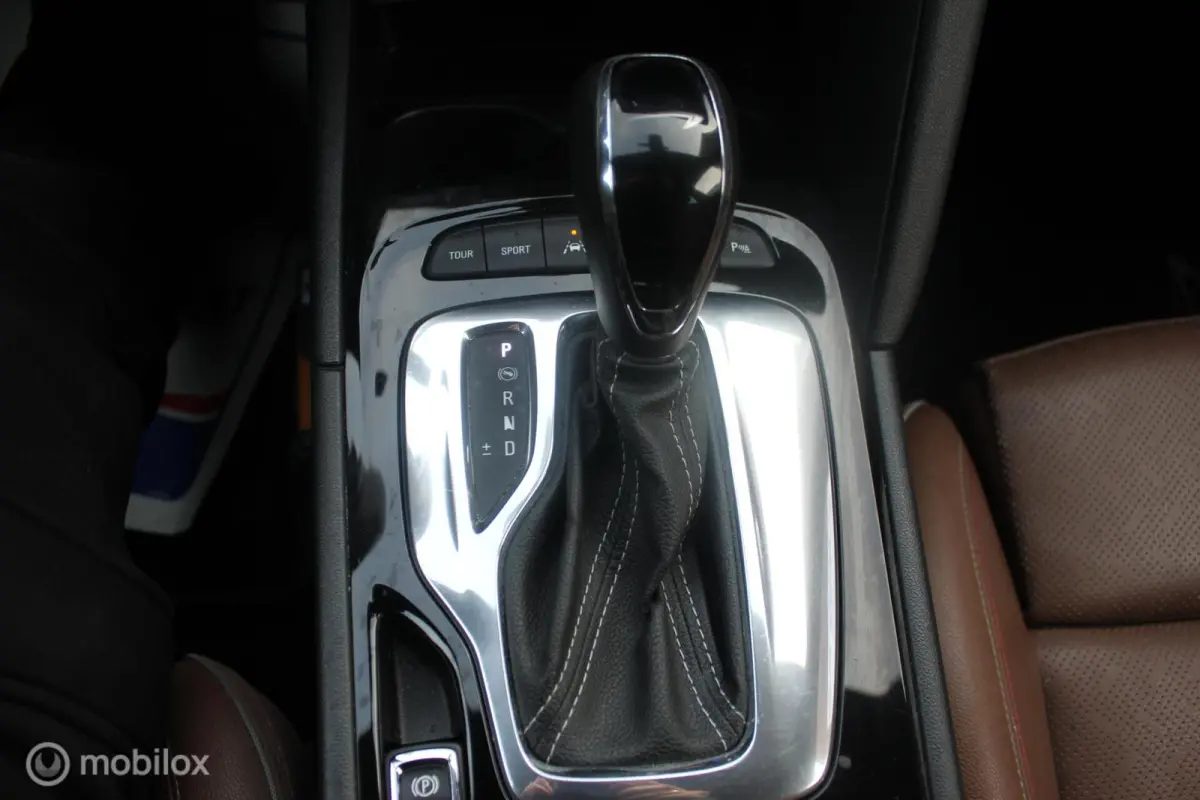 OPC 200PK ! NAVI / CRUISE / CLIMA / HEAD-UP 1.6 Turbo Exclusive